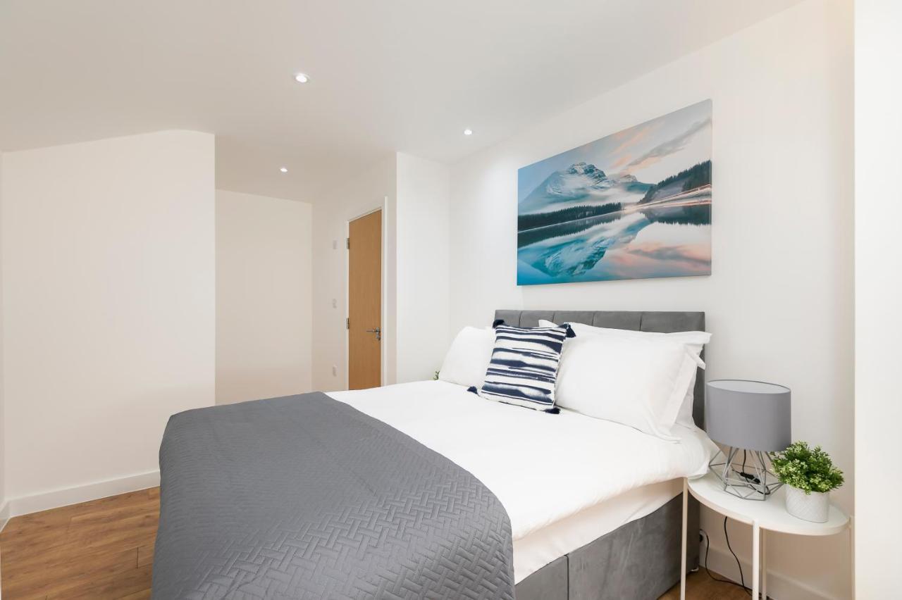 Skyvillion - 4 Bed Luxury Apartment With Balcony & Parking Enfield Exterior photo
